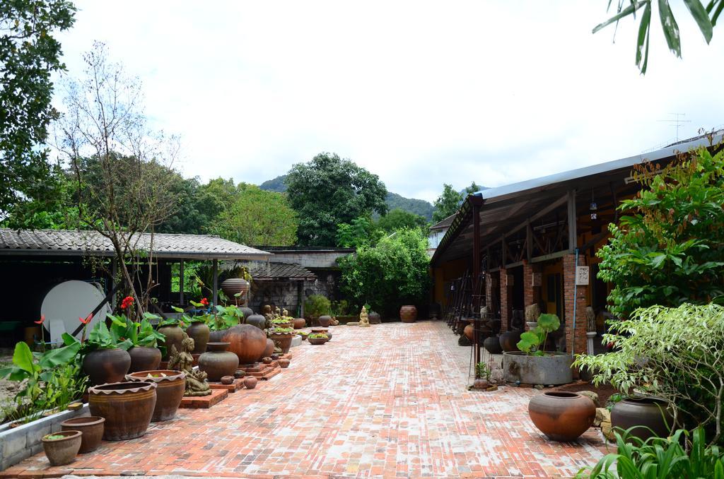 Casa Theresa Resort & Garden Ranong Exteriör bild