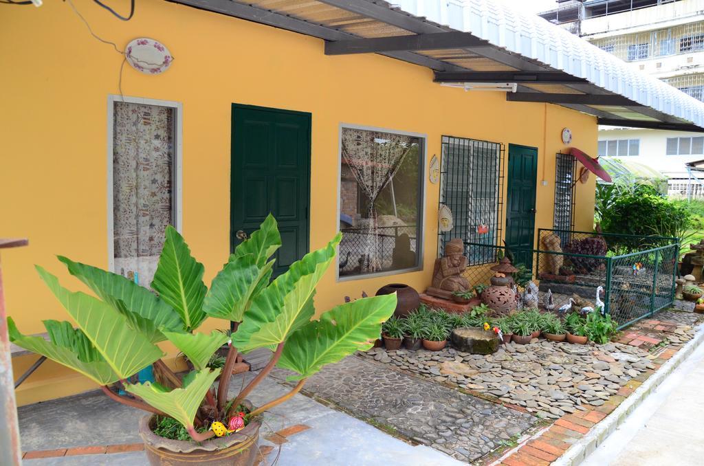 Casa Theresa Resort & Garden Ranong Exteriör bild